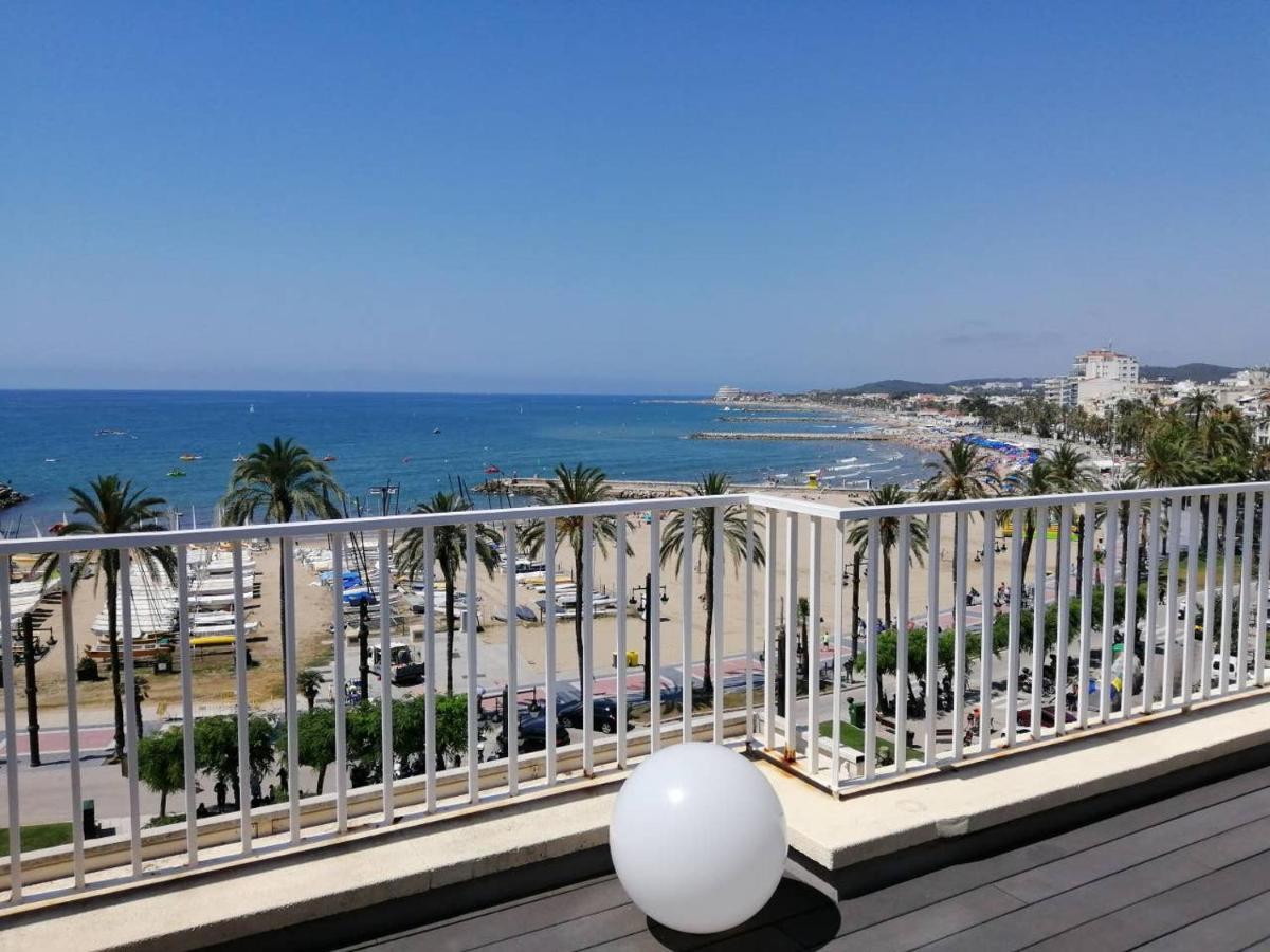 Atico Con Fantasticas Vistas Al Mar Y La Iglesia Apartment Sitges Exterior foto