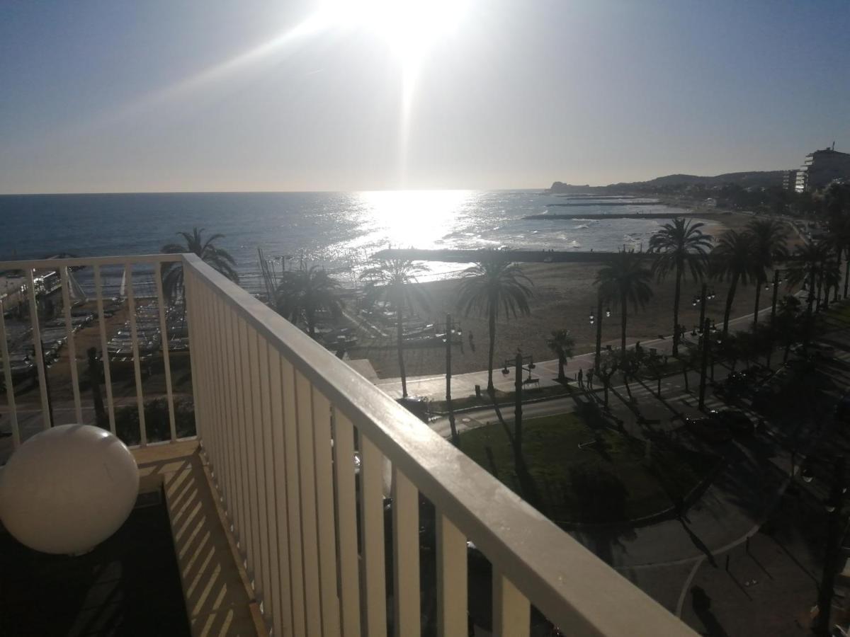 Atico Con Fantasticas Vistas Al Mar Y La Iglesia Apartment Sitges Exterior foto